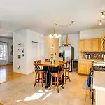 Deck, Fire Pit And Grill Spacious Pocono Lake Gem